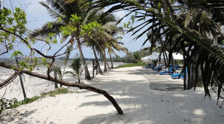 Roly's Bamburi Beach Villa