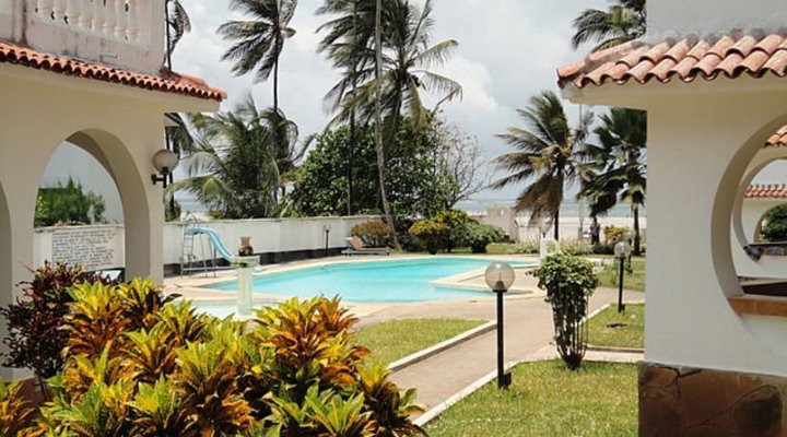 Roly's Bamburi Beach Villa