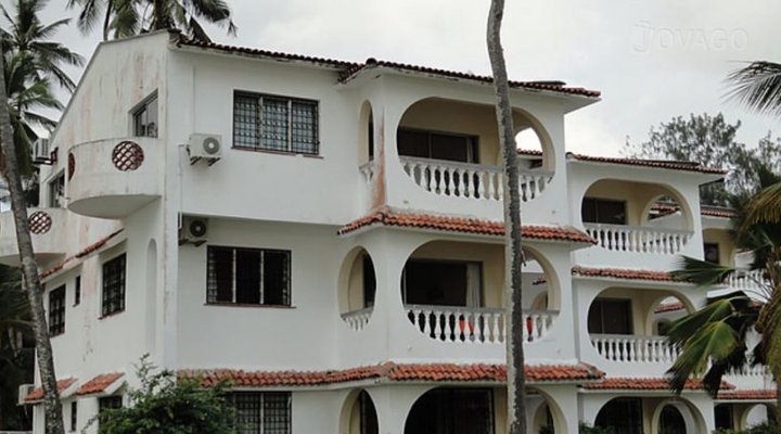 Roly's Bamburi Beach Villa