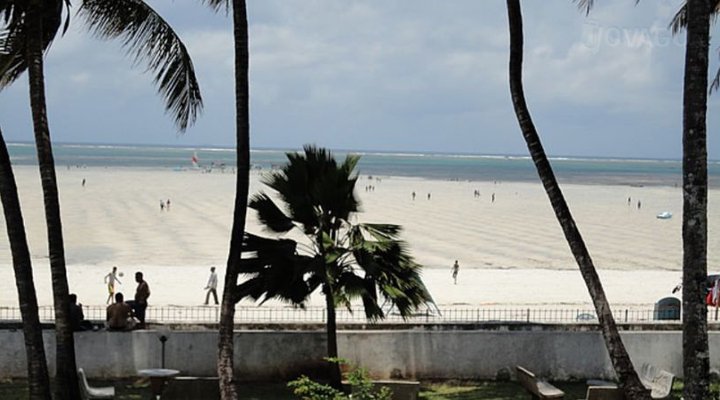 Roly's Bamburi Beach Villa