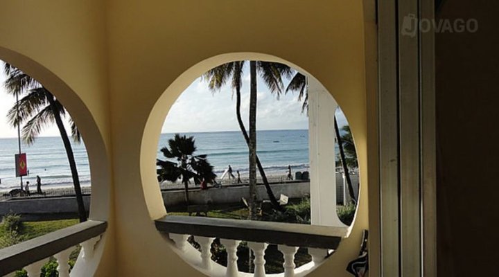 Roly's Bamburi Beach Villa