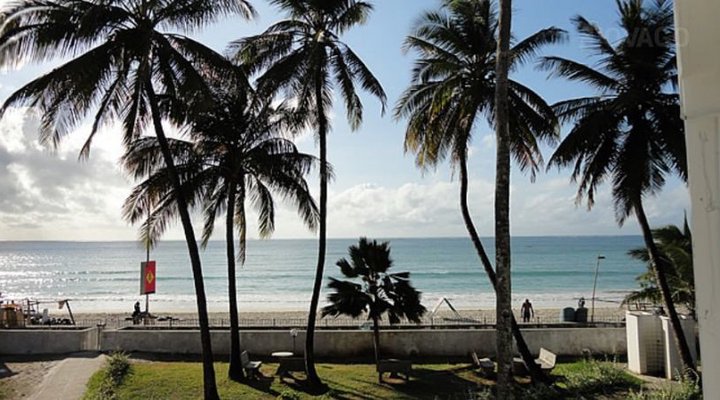Roly's Bamburi Beach Villa