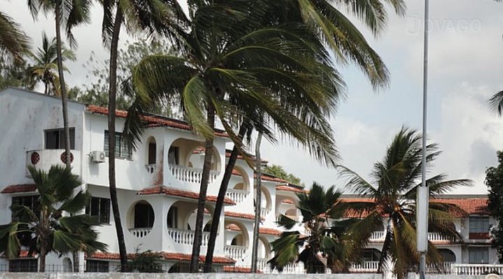 Roly's Bamburi Beach Villa