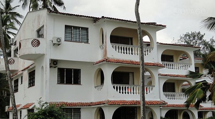 Roly's Bamburi Beach Villa