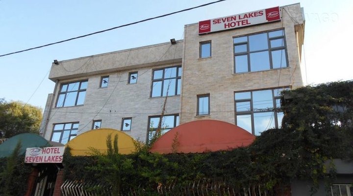 Seven Lakes Hotel