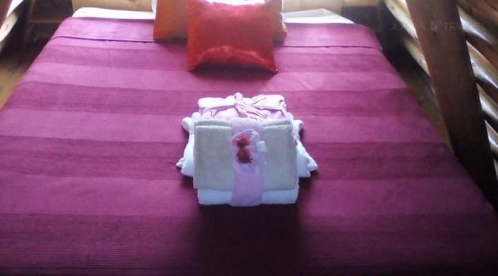 SAMAWATI LAKESIDE COTTAGES-LAKE OL'BOLOSSAT