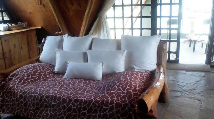SAMAWATI LAKESIDE COTTAGES-LAKE OL'BOLOSSAT