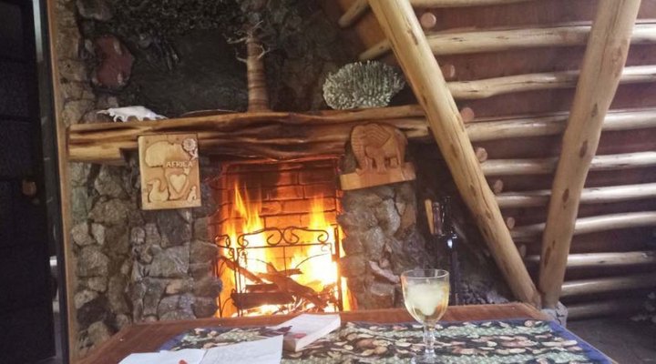 SAMAWATI LAKESIDE COTTAGES-LAKE OL'BOLOSSAT