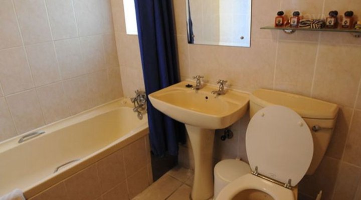 Sedia Riverside Hotel