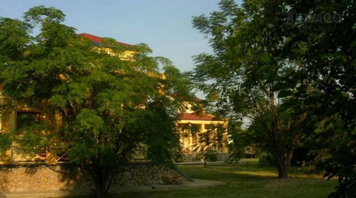 Sedia Riverside Hotel