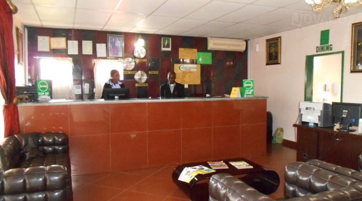 Crossroad Lusaka Lodge