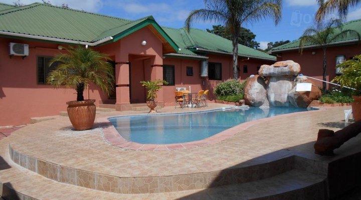 Crossroad Lusaka Lodge