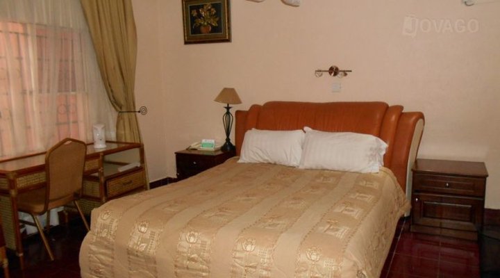 Crossroad Lusaka Lodge