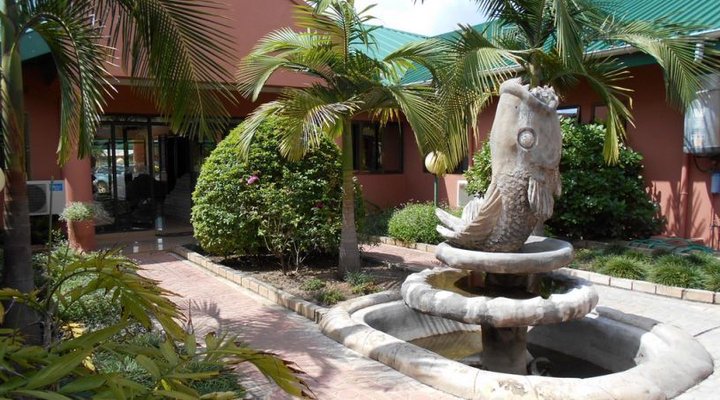 Crossroad Lusaka Lodge