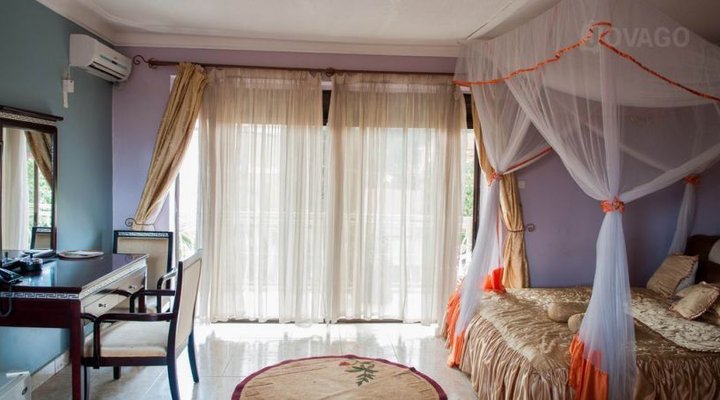 Crystal Suites Hotel