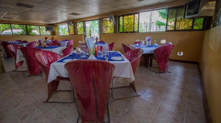 Crystal Suites Hotel