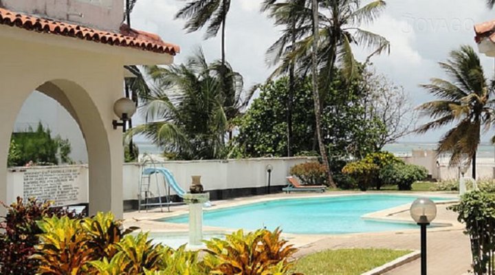 Roly's Beach House