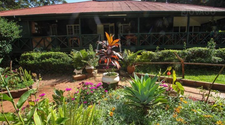 Edmond Family Hotel