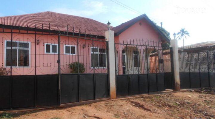 Livingstone Executive lodge