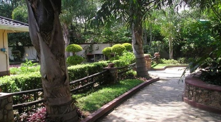 Lalani Travellers Hotel and Conference Centre