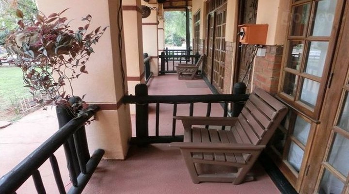 Lalani Travellers Hotel and Conference Centre