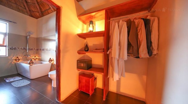 Crater Safari Lodge