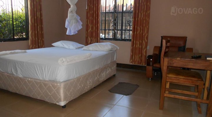 Gold Plaza Lodge