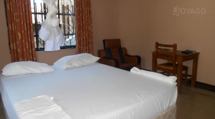 Gold Plaza Lodge