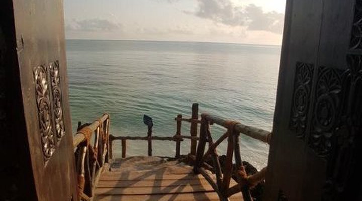 Queen of Sheba Beach Lodge