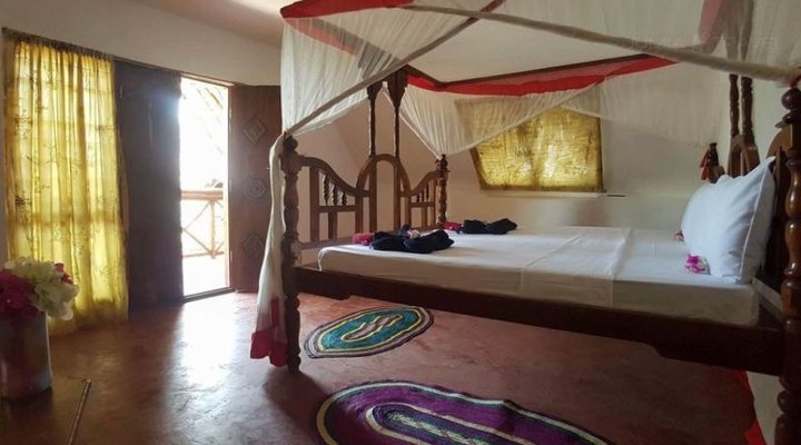 Queen of Sheba Beach Lodge