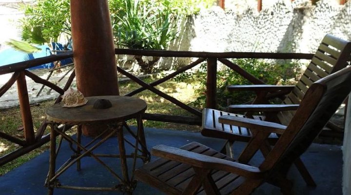 Queen of Sheba Beach Lodge