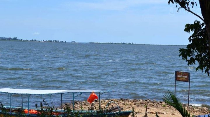 Lakeside Escape Island