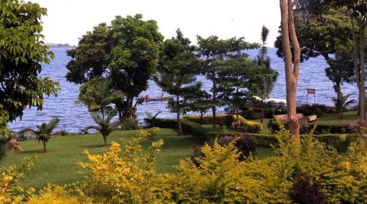 Lakeside Escape Island