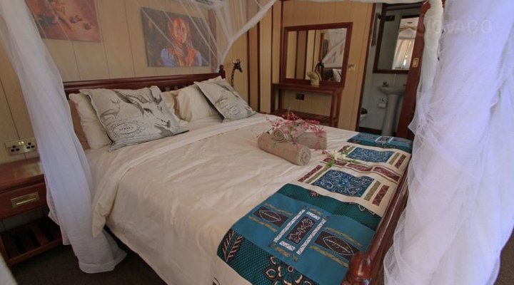 Umbozha Houseboats