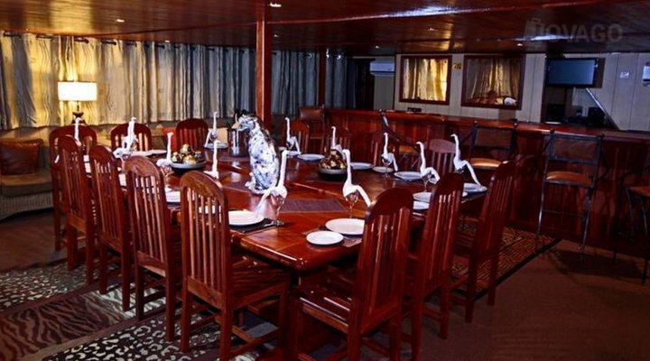 Umbozha Houseboats