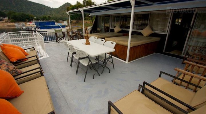 Umbozha Houseboats