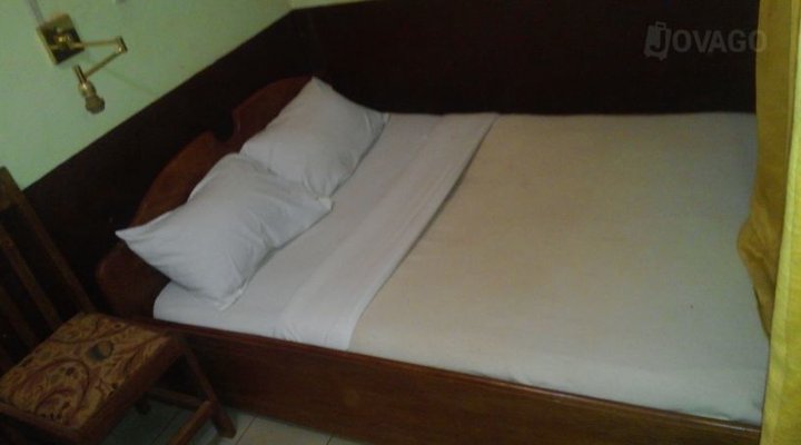 Hotel Estha Palace