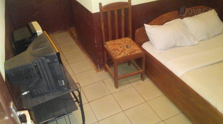 Hotel Estha Palace