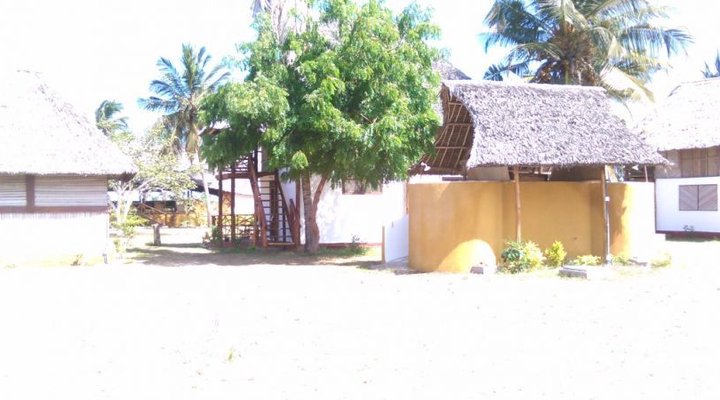 SandRocks Lodge
