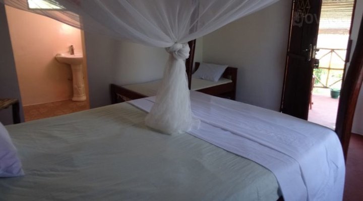 SandRocks Lodge