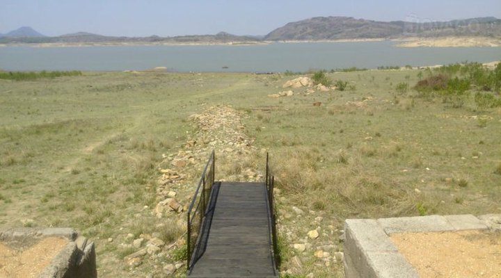 Mutirikwi Lake shore Lodges