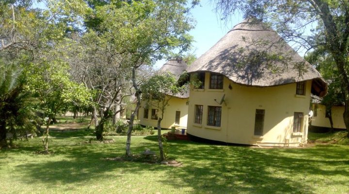 Mutirikwi Lake shore Lodges