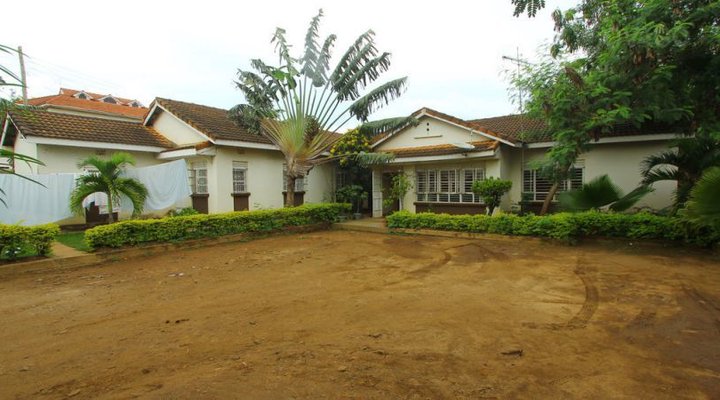 Botanics Guest House