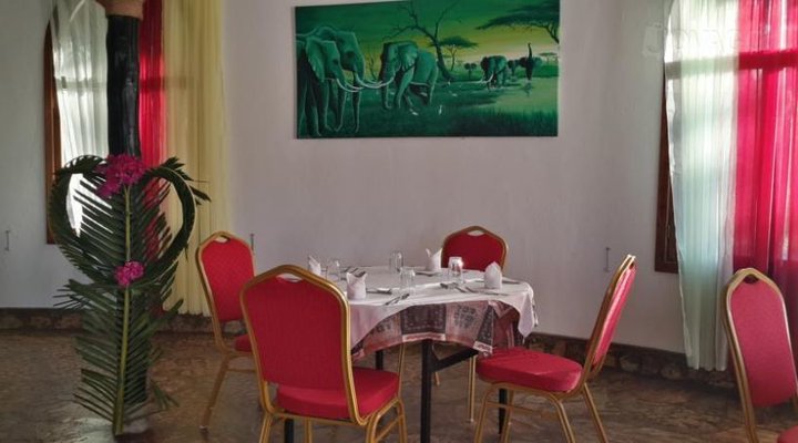 Karibuni Villas & Cottages