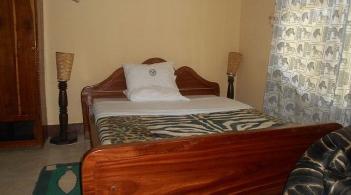 Giraffe Garden Hotel