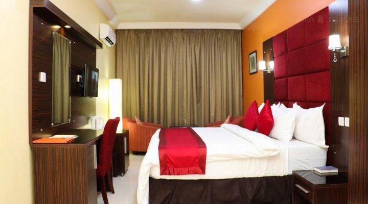 Fourways Hotel