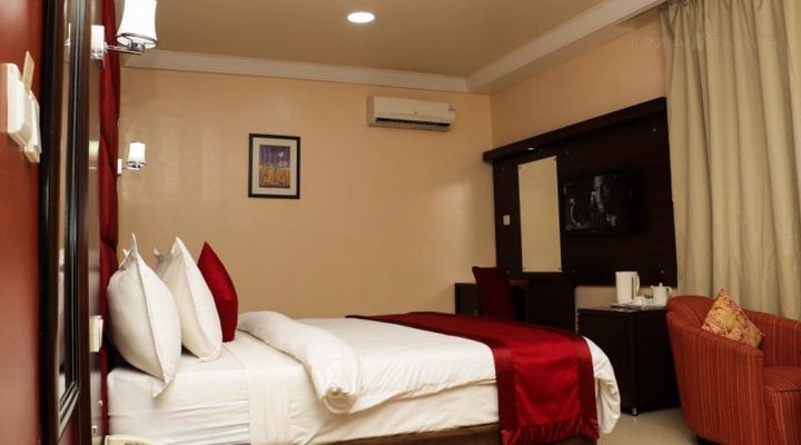 Fourways Hotel