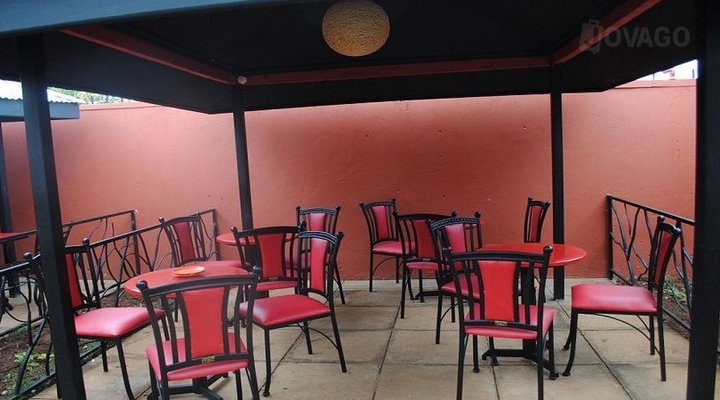 Catch 22 Lounge & Lodge