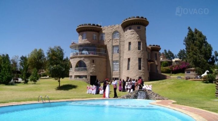 Tafaria Castle & Country Lodge