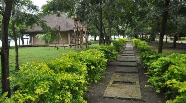 Nyati Game Lodge